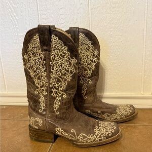 Elegant Brown and Cream Embroidered Heeled Boots